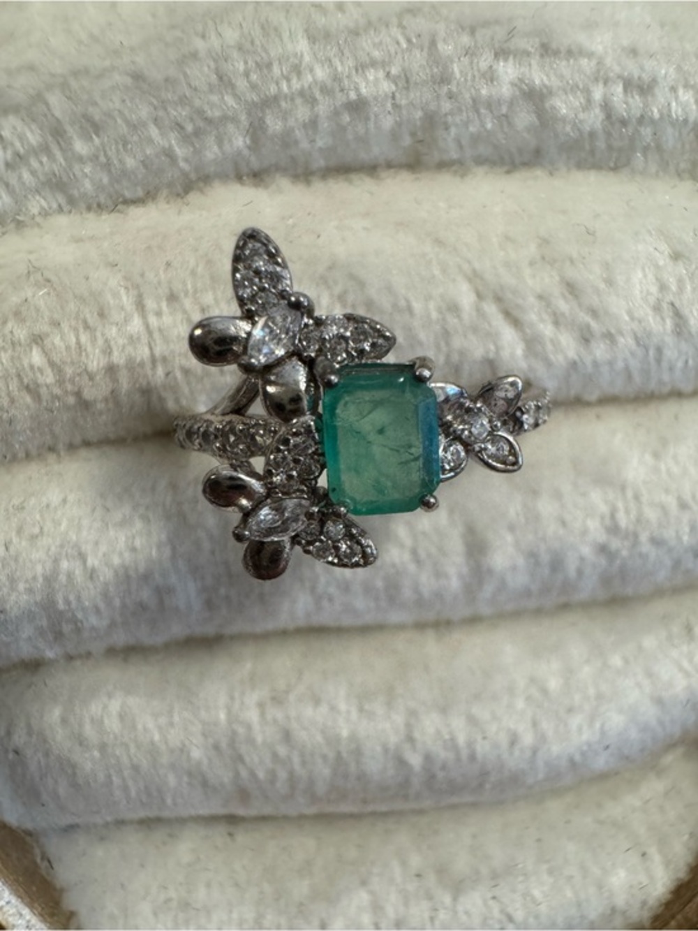 S925 Emerald Ring size 6 Floral setting FLAW MISSING STONE